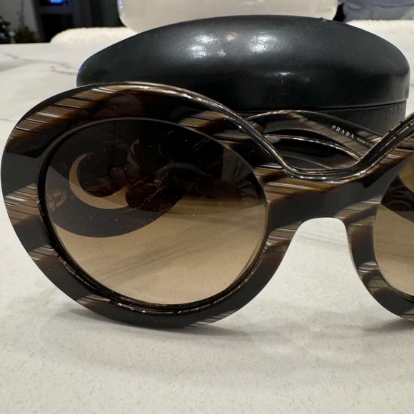 Authentic PRADA round sunglasses - VINTAGE - Picture 7 of 14